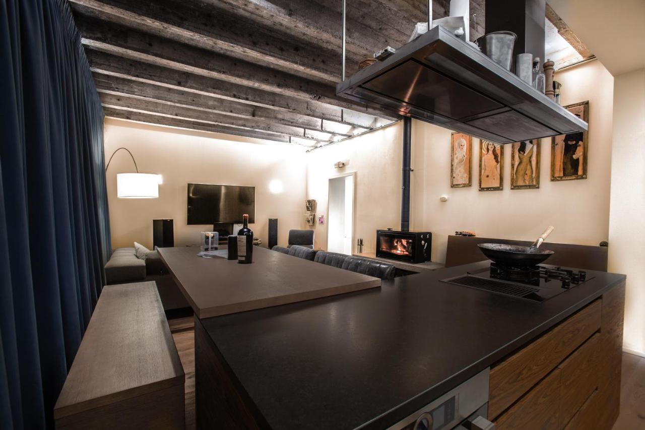 Contemporary Apartment With Fireplace & Terrace Banska Bystrica Exterior photo
